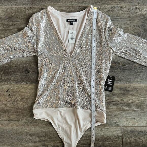 Express NWT Sequin Deep V-Neck Thong Bodysuit Size XS - Picture 9 of 11